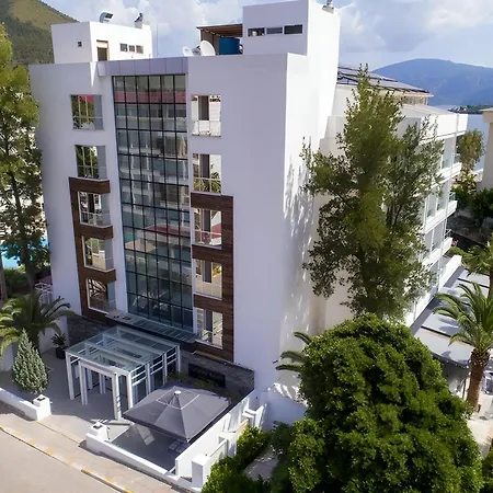 Supreme ıçmeler Adults Only 4*